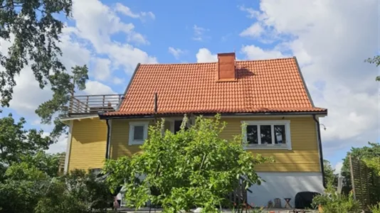 Houses in Nacka - photo 2