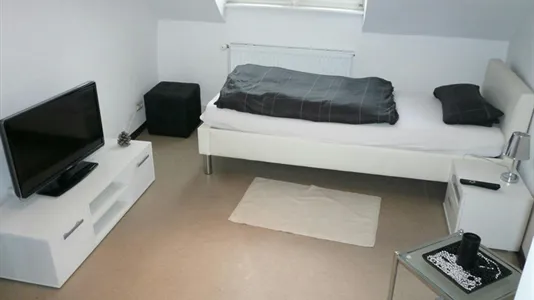 Rooms in Frankfurt Süd - photo 4