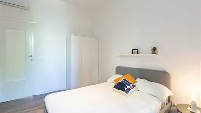 Room for rent in Milano Zona 6 - Barona, Lorenteggio, Milan