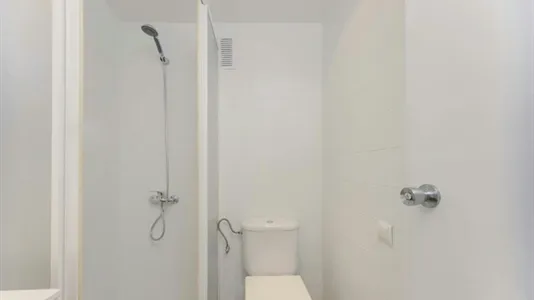 Rooms in Valencia Extramurs - photo 10