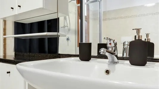 Rooms in Milano Zona 8 - Fiera, Gallaratese, Quarto Oggiaro - photo 9