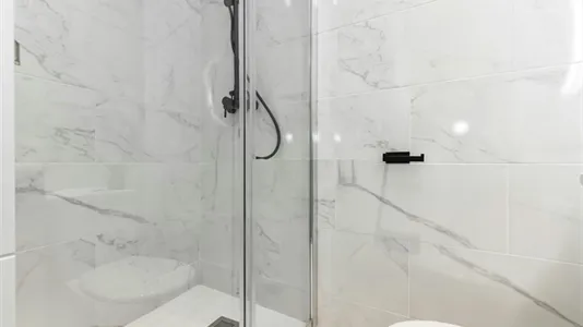 Rooms in Barcelona Eixample - photo 9