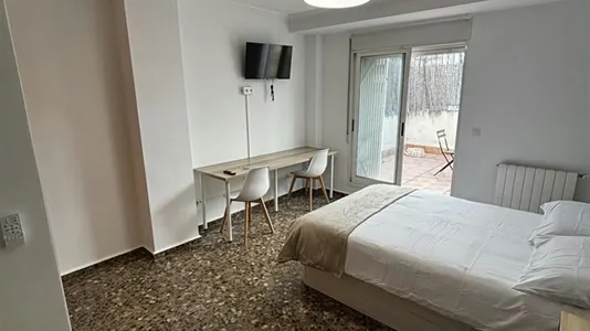 Rooms in Manises - photo 3