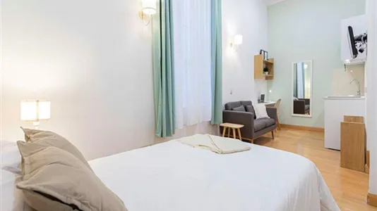 Rooms in Madrid Centro - photo 9