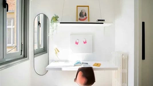 Rooms in Madrid Centro - photo 8