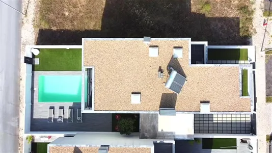 Houses in Setúbal - photo 4