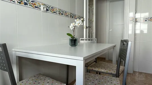 Rooms in Zaragoza - photo 7