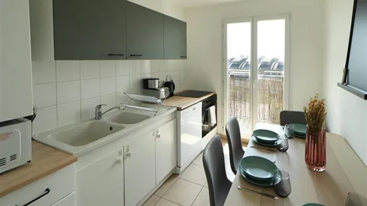 Rooms in Saint-Denis - photo 5