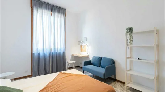 Rooms in Milano Zona 5 - Vigentino, Chiaravalle, Gratosoglio - photo 2