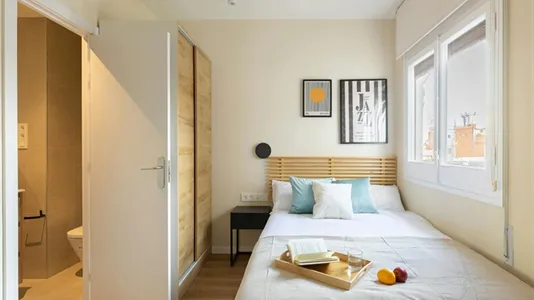 Rooms in Barcelona Eixample - photo 4