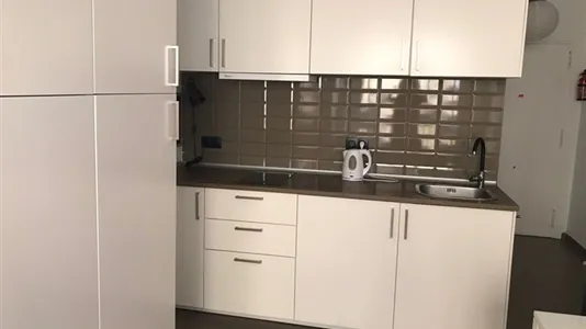 Rooms in Málaga - photo 4