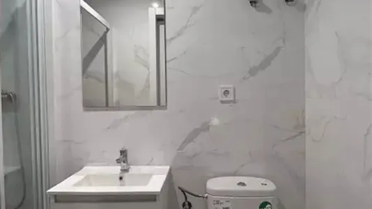 Rooms in Barcelona Eixample - photo 4