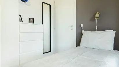 Room for rent in Milano Zona 8 - Fiera, Gallaratese, Quarto Oggiaro, Milan