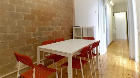 Rooms in Barcelona Eixample - photo 10