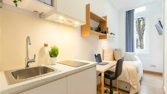 Rooms in Madrid Centro - photo 2