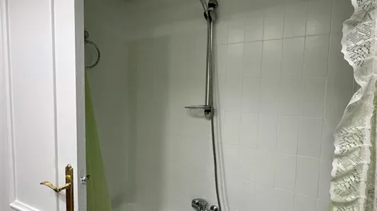 Rooms in Madrid Salamanca - photo 9