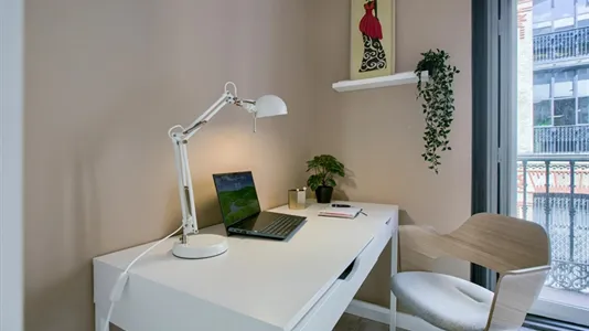 Rooms in Madrid Centro - photo 4