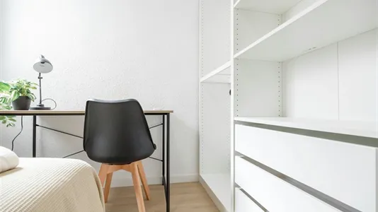 Rooms in el Camí de Vera - photo 4