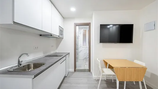 Rooms in Madrid Centro - photo 8
