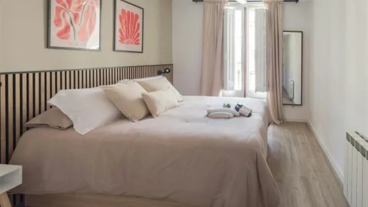Rooms in Barcelona Ciutat Vella - photo 2