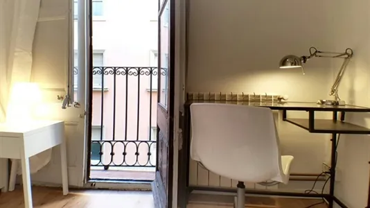 Rooms in Barcelona Eixample - photo 3