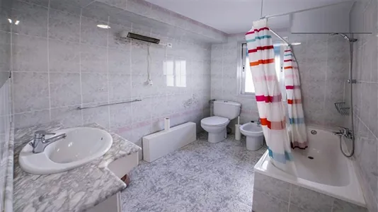 Rooms in el Camí de Vera - photo 10