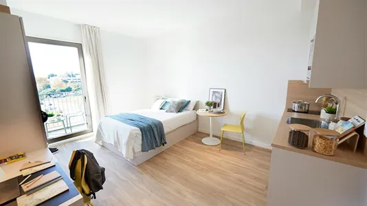 Apartments in Cornellà de Llobregat - photo 5