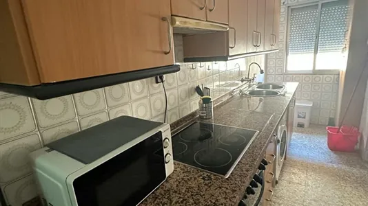 Rooms in Málaga - photo 4