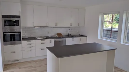 Houses in Uppsala - photo 2