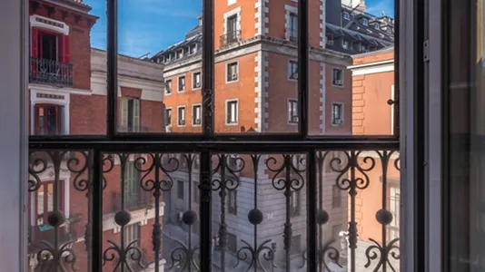 Rooms in Madrid Centro - photo 6