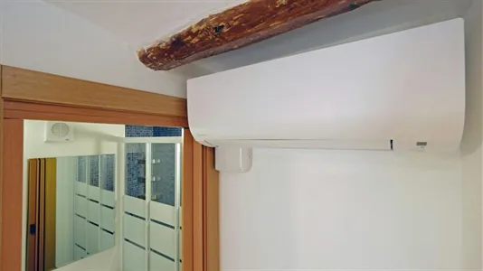 Rooms in Barcelona Ciutat Vella - photo 4