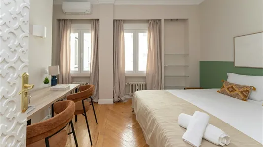 Rooms in Madrid Chamberí - photo 2