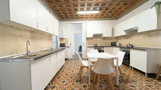 Rooms in Barcelona Ciutat Vella - photo 6