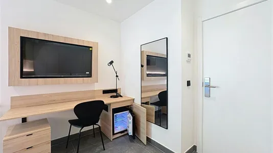 Rooms in Madrid Fuencarral-El Pardo - photo 7