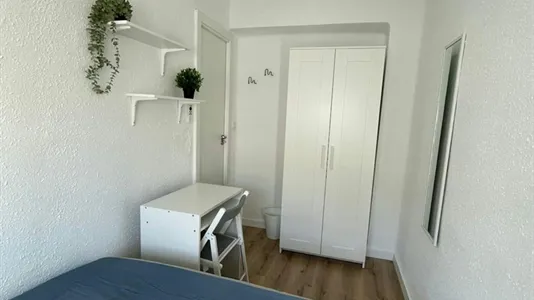 Rooms in Mislata - photo 2