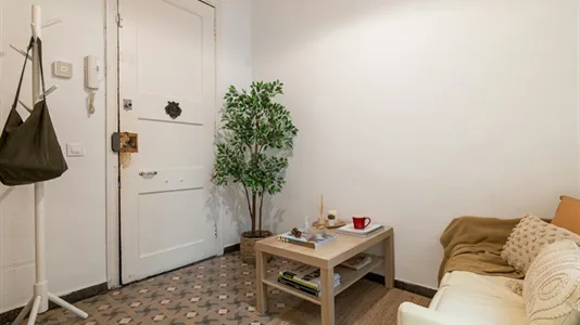 Rooms in Barcelona Ciutat Vella - photo 7