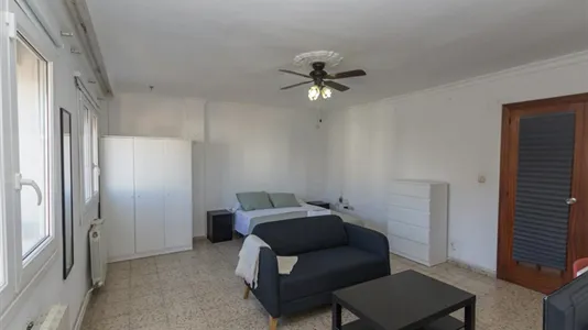 Rooms in Málaga - photo 8