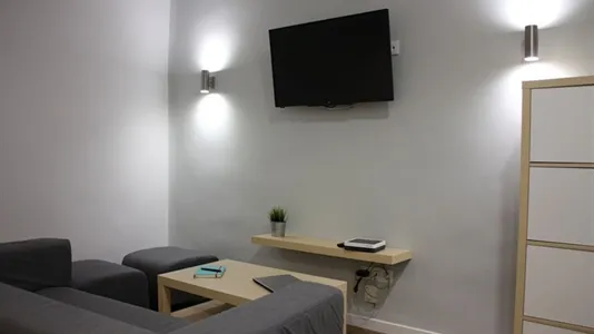 Rooms in Madrid Centro - photo 7