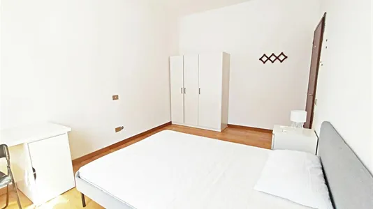 Rooms in Milano Zona 8 - Fiera, Gallaratese, Quarto Oggiaro - photo 2
