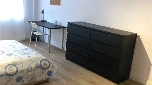 Rooms in Oviedo - photo 4