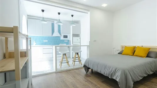 Rooms in Barcelona Gràcia - photo 4