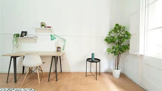 Rooms in Barcelona Ciutat Vella - photo 6