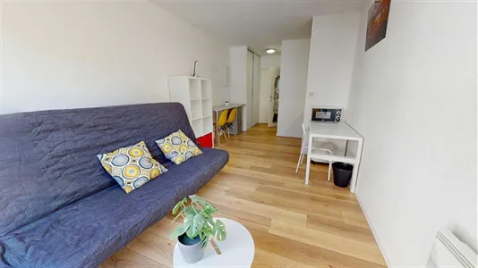 Apartments in Lyon - photo 4