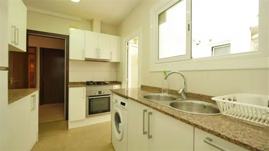 Rooms in Barcelona Sants-Montjuïc - photo 5