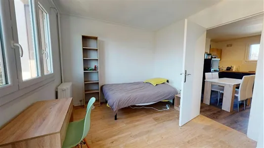 Rooms in Grenoble - photo 2