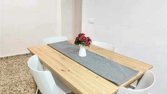 Rooms in Moncada - photo 10