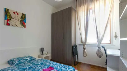 Room for rent in Milano Zona 8 - Fiera, Gallaratese, Quarto Oggiaro, Milan
