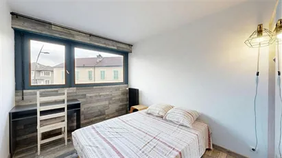 Room for rent in Pau, Nouvelle-Aquitaine