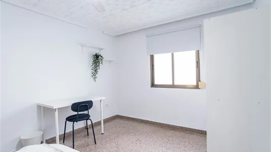 Rooms in Mislata - photo 8