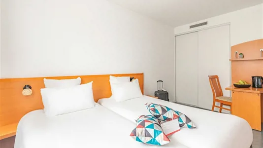 Apartments in Lyon - photo 3